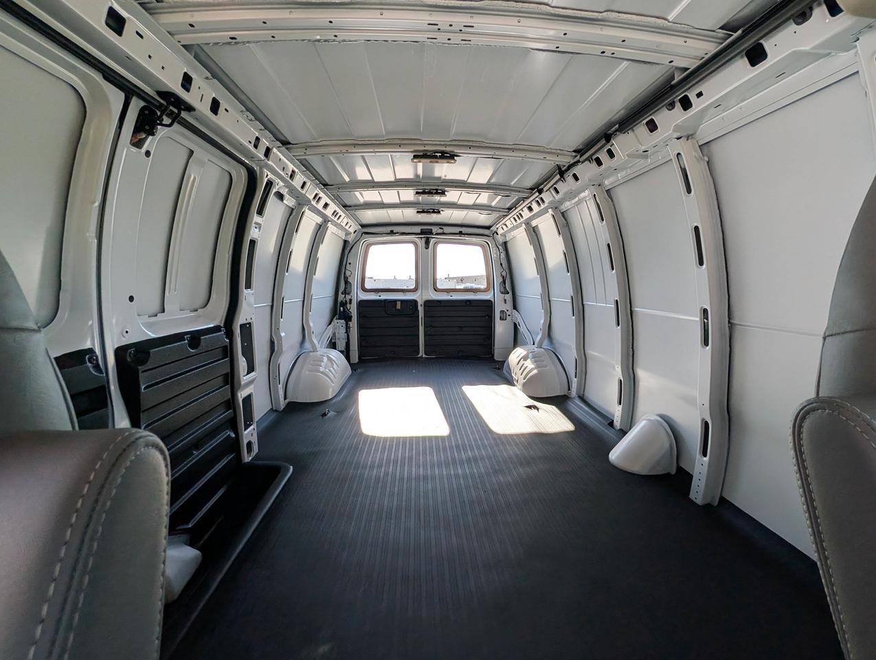 2026 Chevrolet Express Cargo Van  Photo