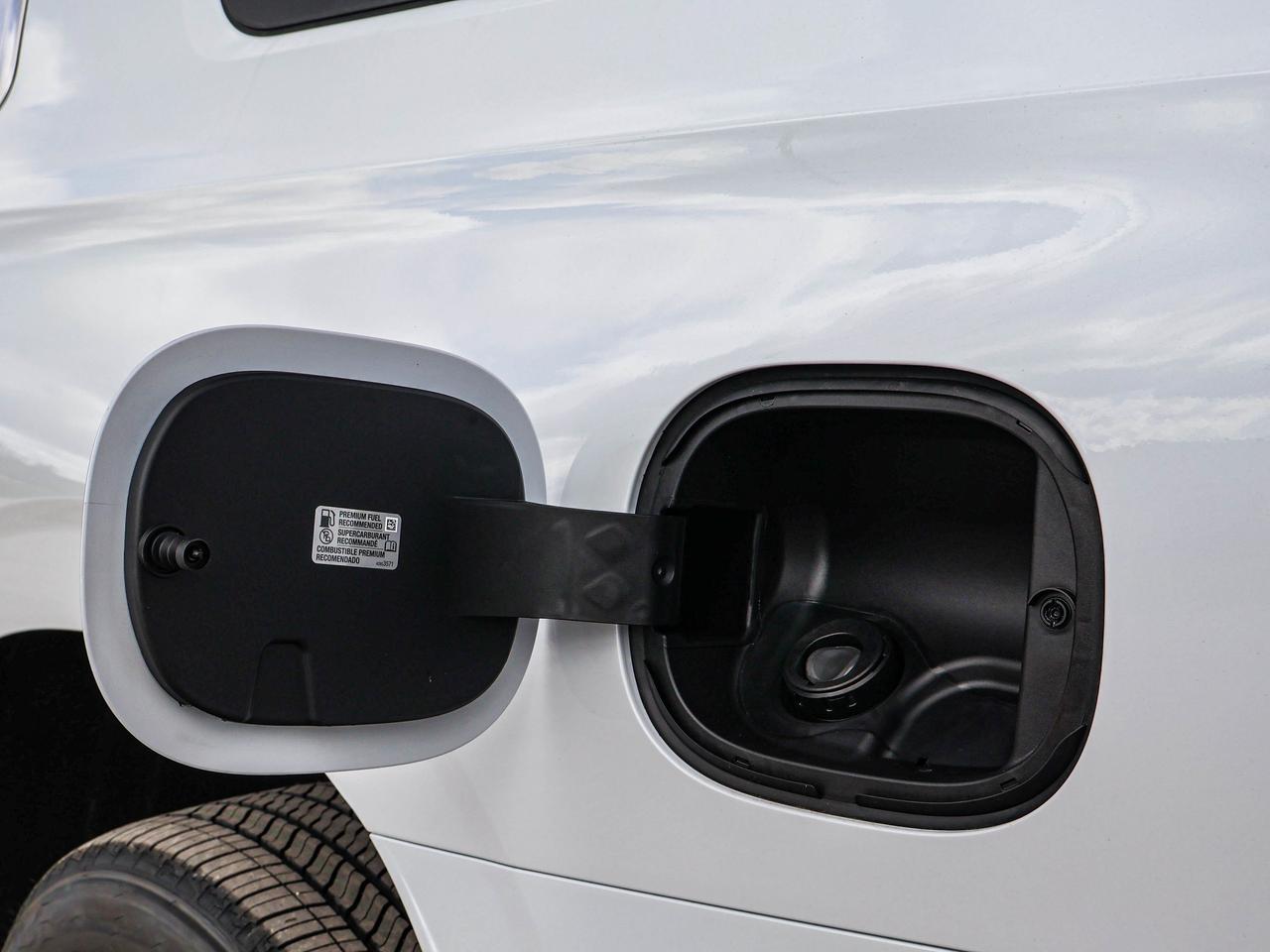 2026 GMC Yukon XL Denali Photo