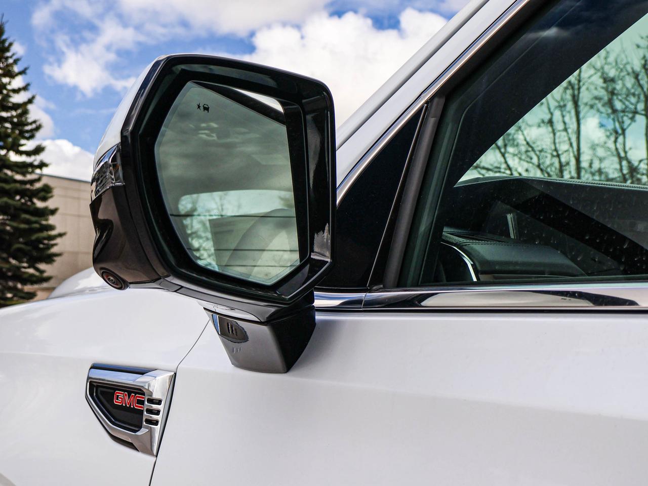 2026 GMC Yukon XL Denali Photo