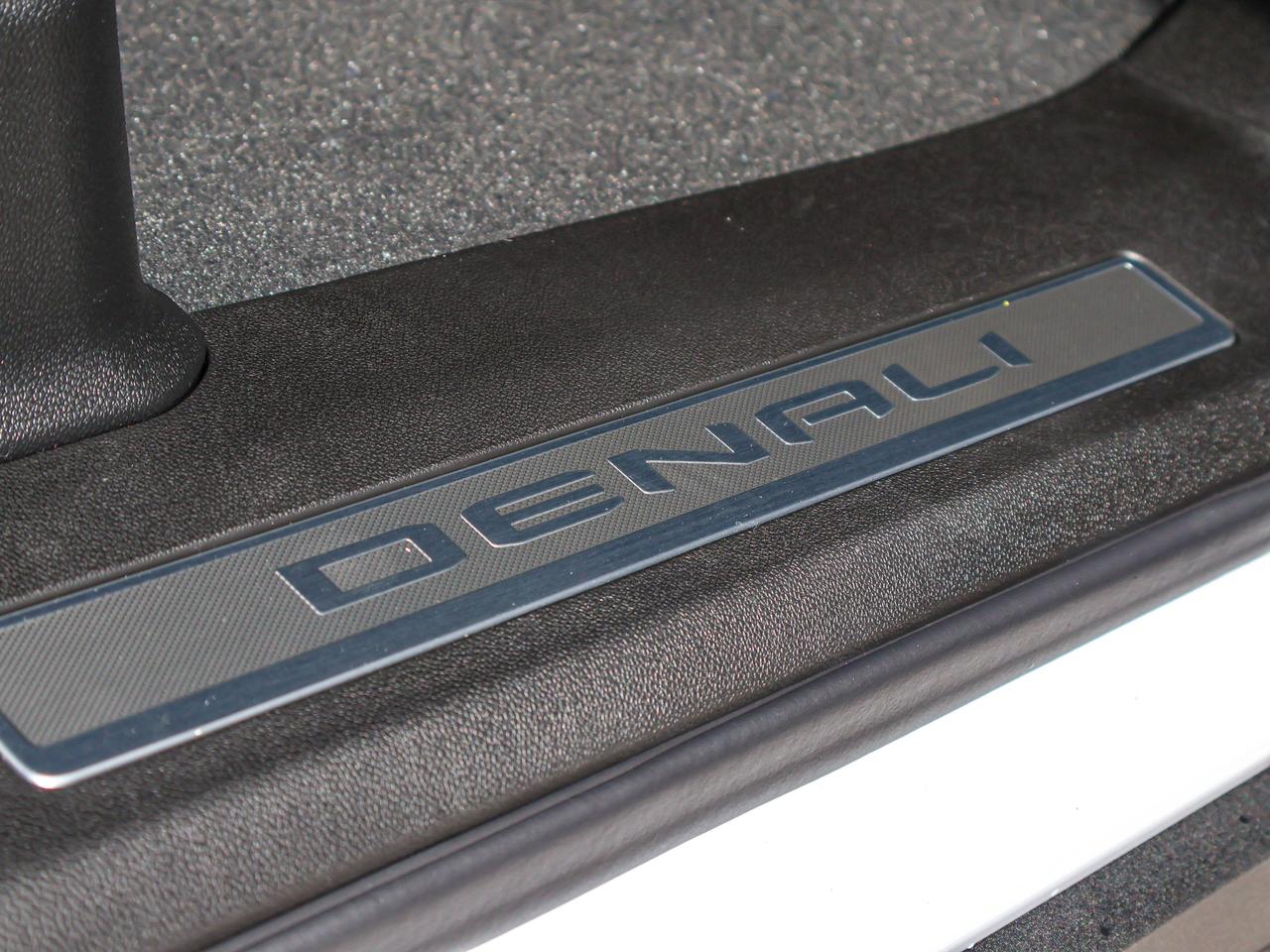 2026 GMC Yukon XL Denali Photo