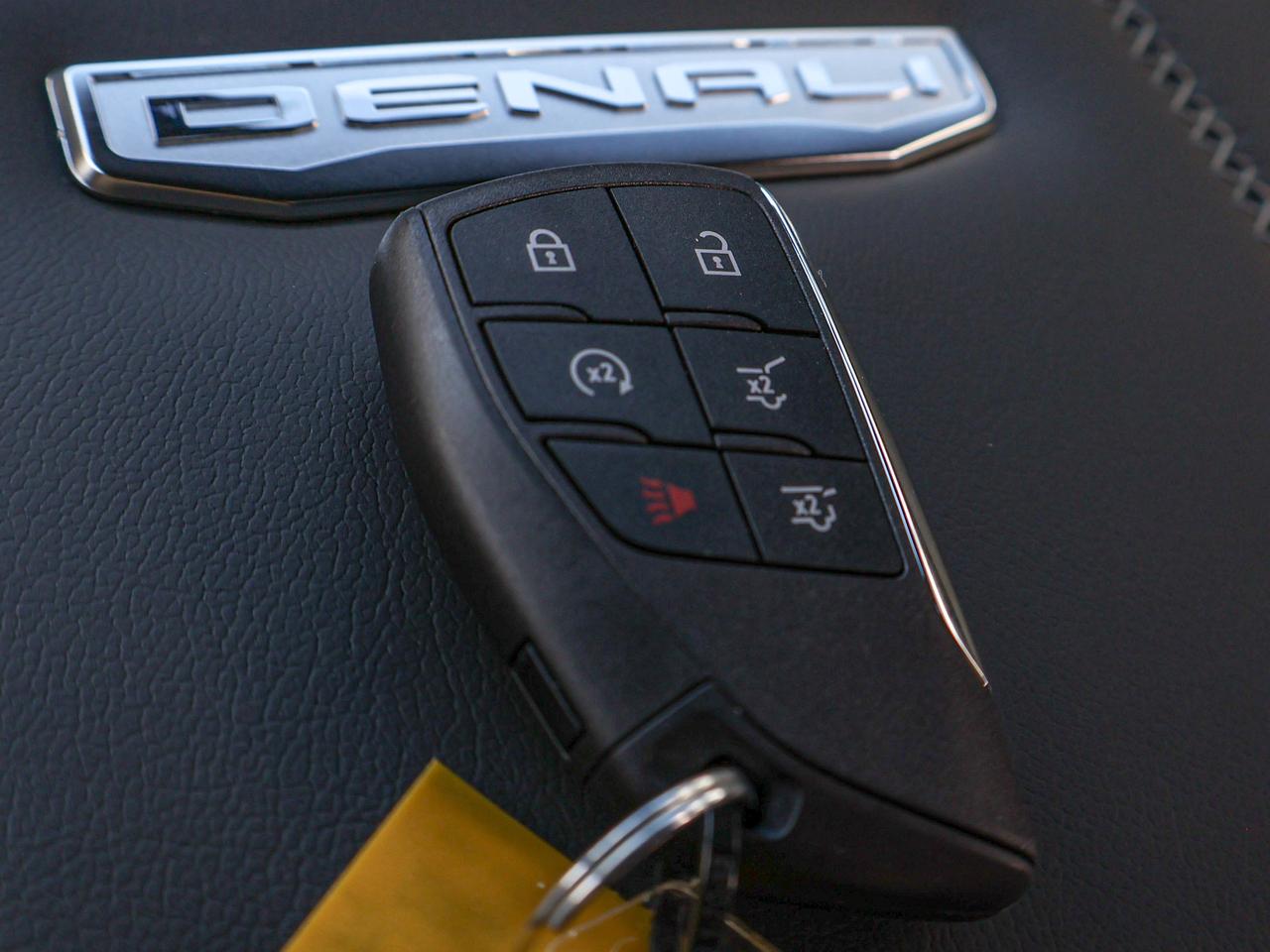 2026 GMC Yukon XL Denali Photo