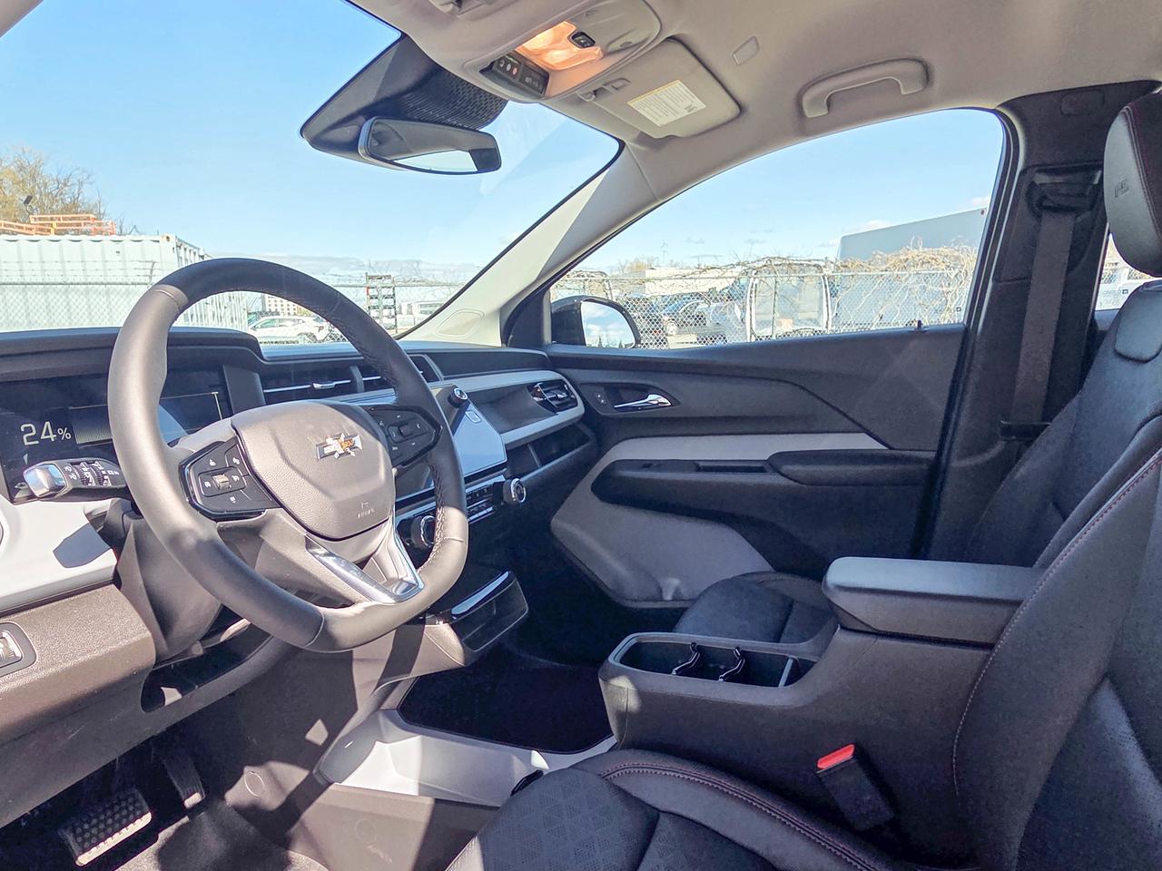 2027 Chevrolet Bolt RS Photo