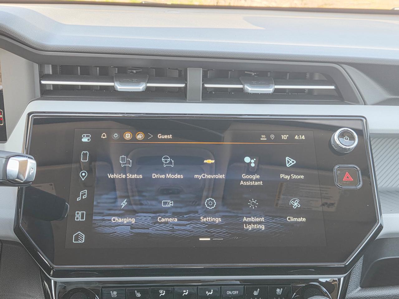 2027 Chevrolet Bolt RS Photo