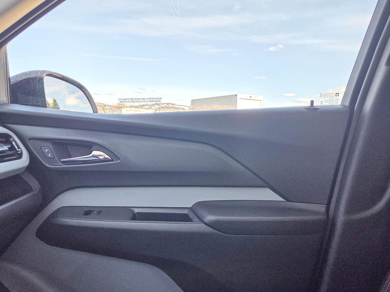2027 Chevrolet Bolt RS Photo
