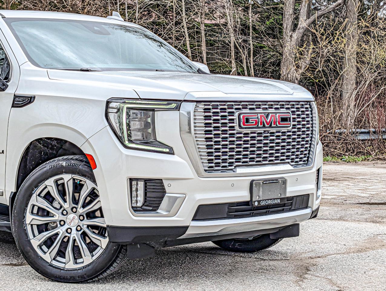 2024 GMC Yukon XL Denali Photo2