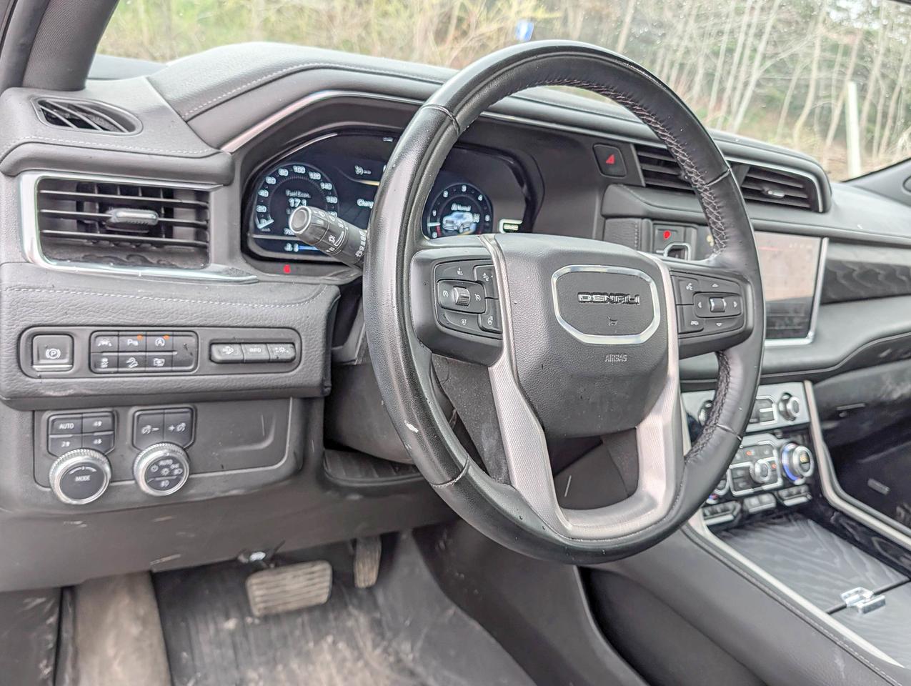 2024 GMC Yukon XL Denali Photo