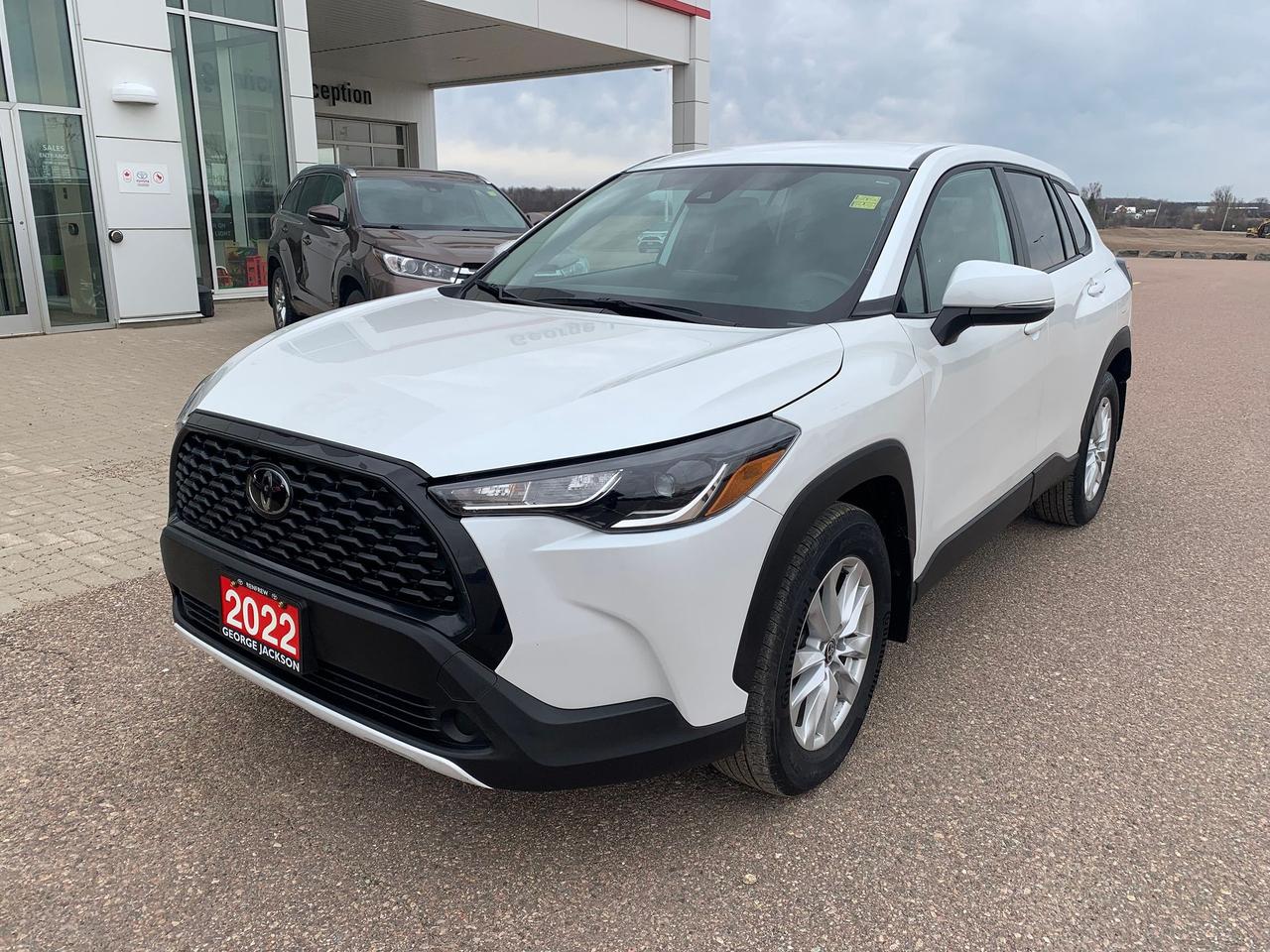 2022 Toyota Corolla Cross LE Photo