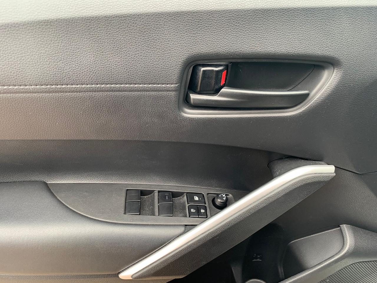 2022 Toyota Corolla Cross LE Photo