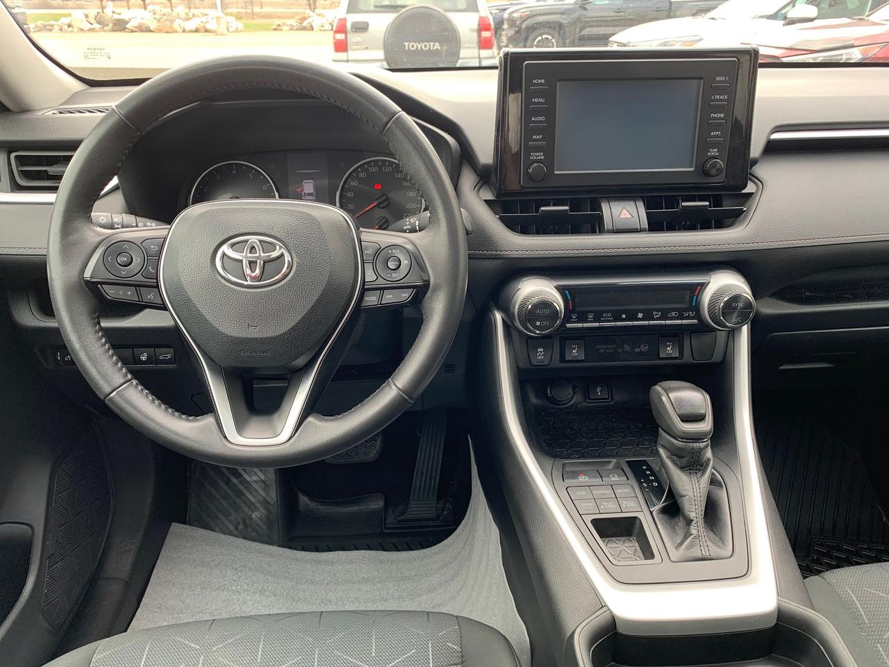 2020 Toyota RAV4 XLE Photo