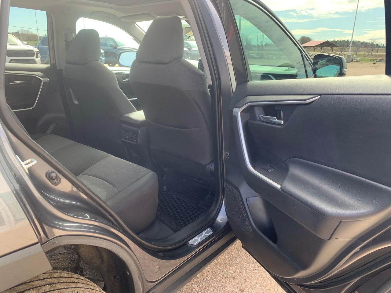 2020 Toyota RAV4 XLE Photo