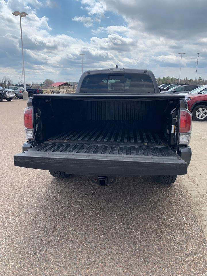 2022 Toyota Tacoma Base Photo3
