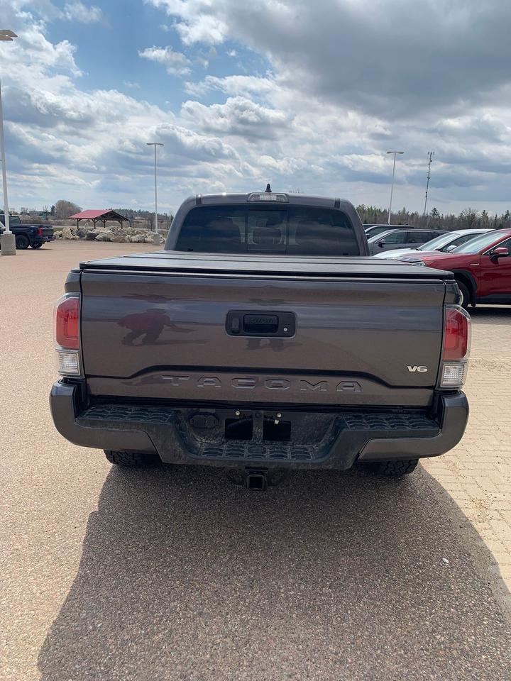 2022 Toyota Tacoma Base Photo2