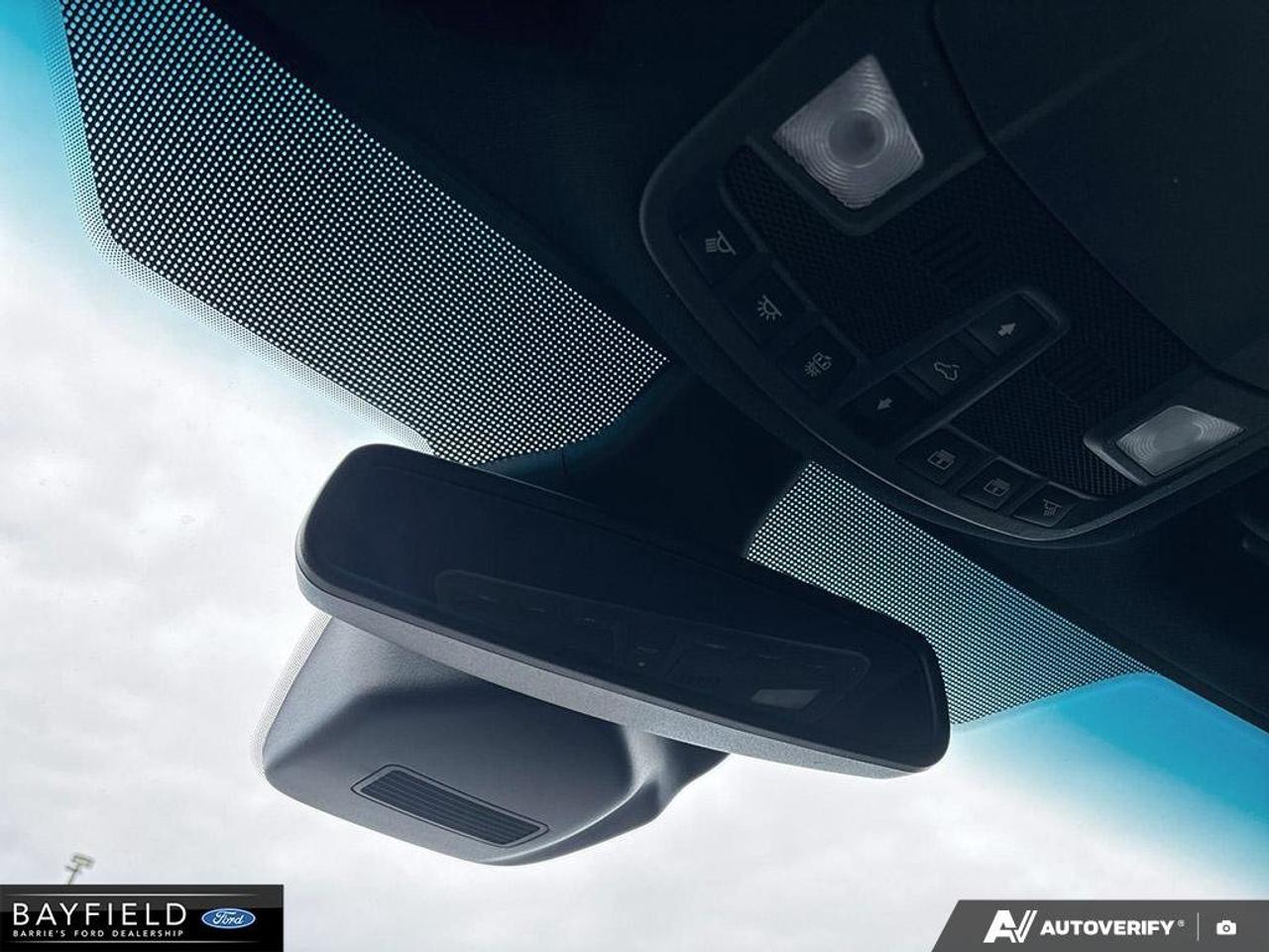 2022 Ford Edge ST Photo