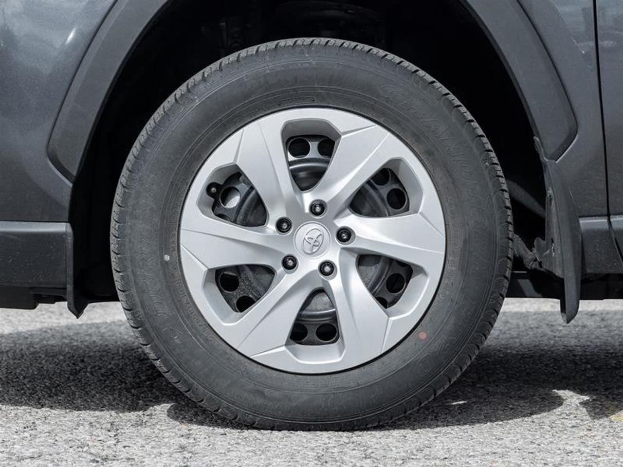 2025 Toyota RAV4 LE AWD Heated Seats| Apple Carplay| Backup Cam| LE| AWD Photo3