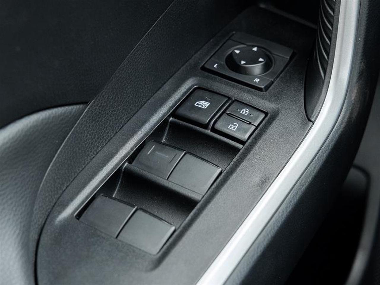 2025 Toyota RAV4 LE AWD Heated Seats| Apple Carplay| Backup Cam| LE| AWD Photo