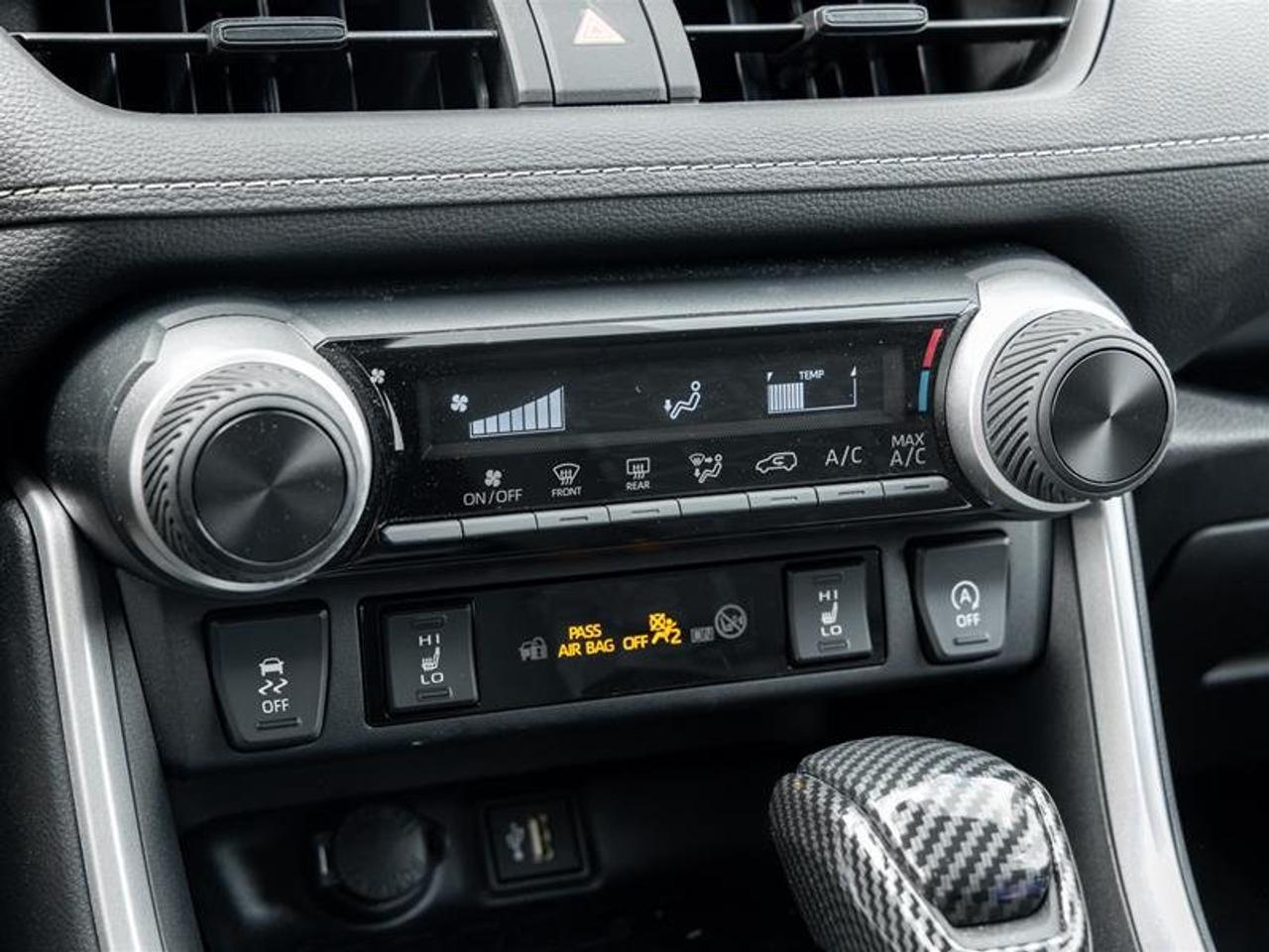 2025 Toyota RAV4 LE AWD Heated Seats| Apple Carplay| Backup Cam| LE| AWD Photo