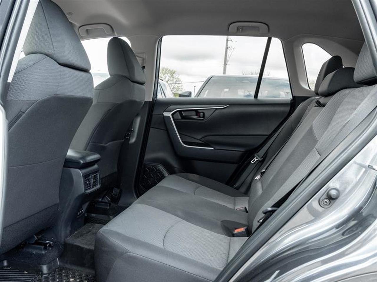 2025 Toyota RAV4 LE AWD Heated Seats| Apple Carplay| Backup Cam| LE| AWD Photo