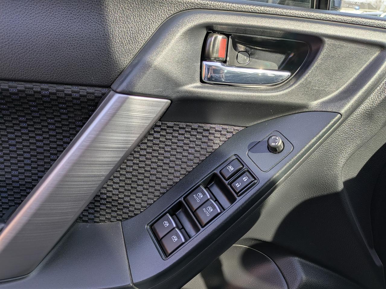 2017 Subaru Forester 5dr Wgn CVT 2.5i Limited Photo