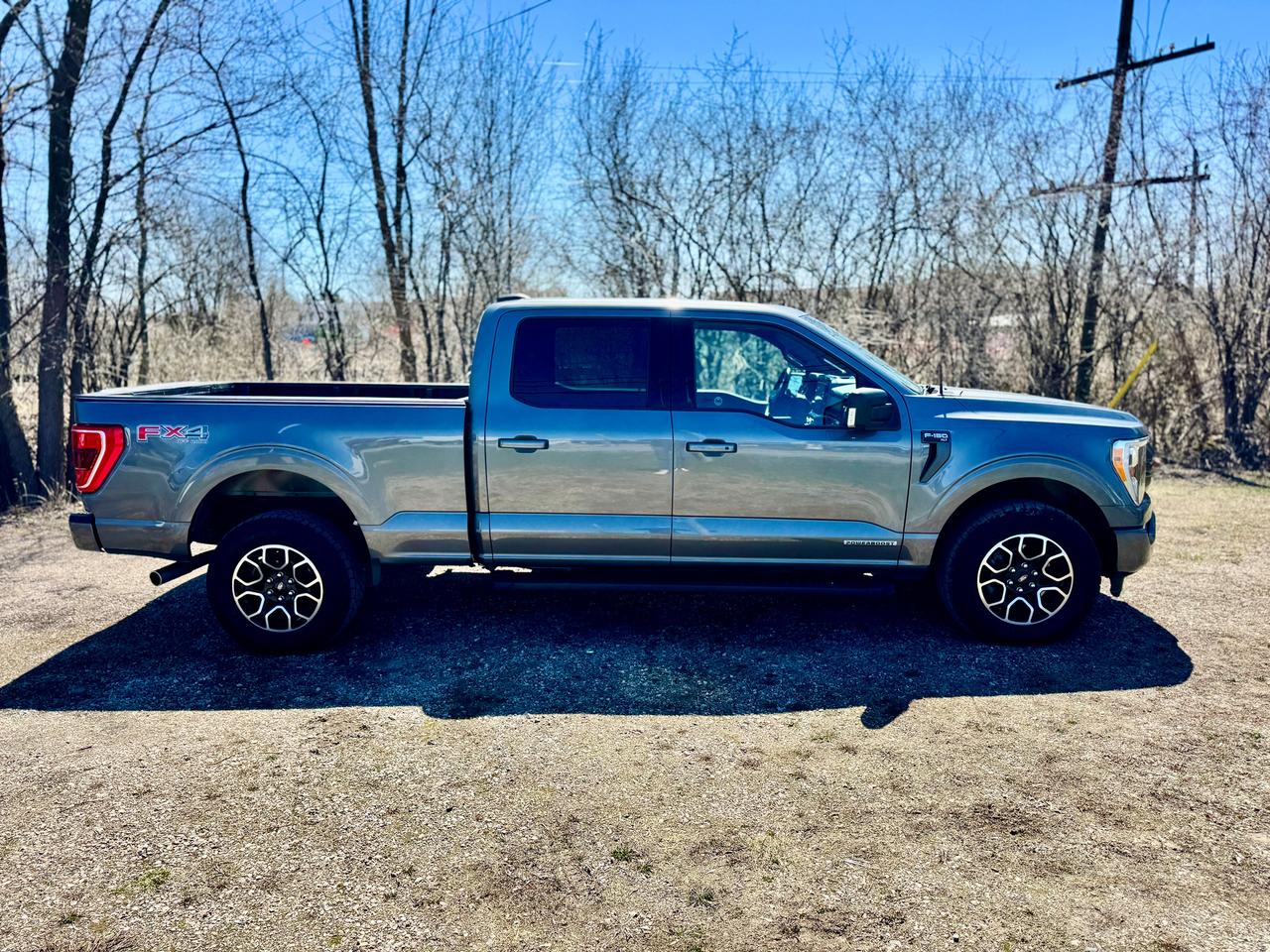 2022 Ford F-150 XLT FX4 6.5' Box Hybrid Clean Carfax | Pano Roof Photo4