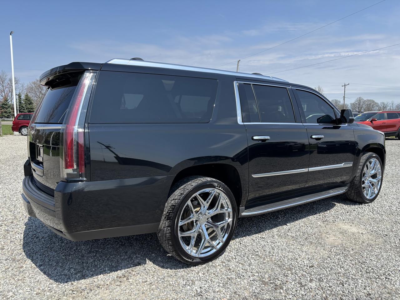 2016 Cadillac Escalade ESV Luxury 4WD ~CLEAN CARFAX~SERVICE RECORDS INCLUDED~ Photo4