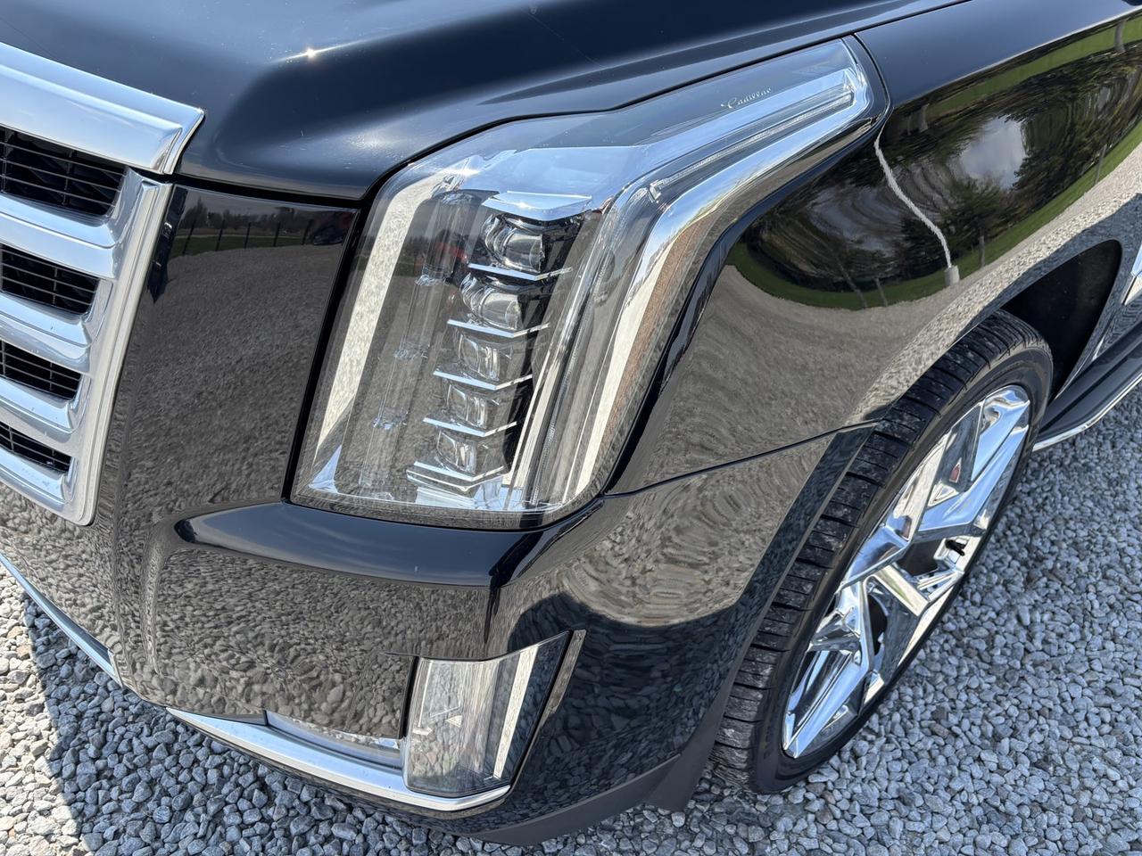 2016 Cadillac Escalade ESV Luxury 4WD ~CLEAN CARFAX~SERVICE RECORDS INCLUDED~ Photo