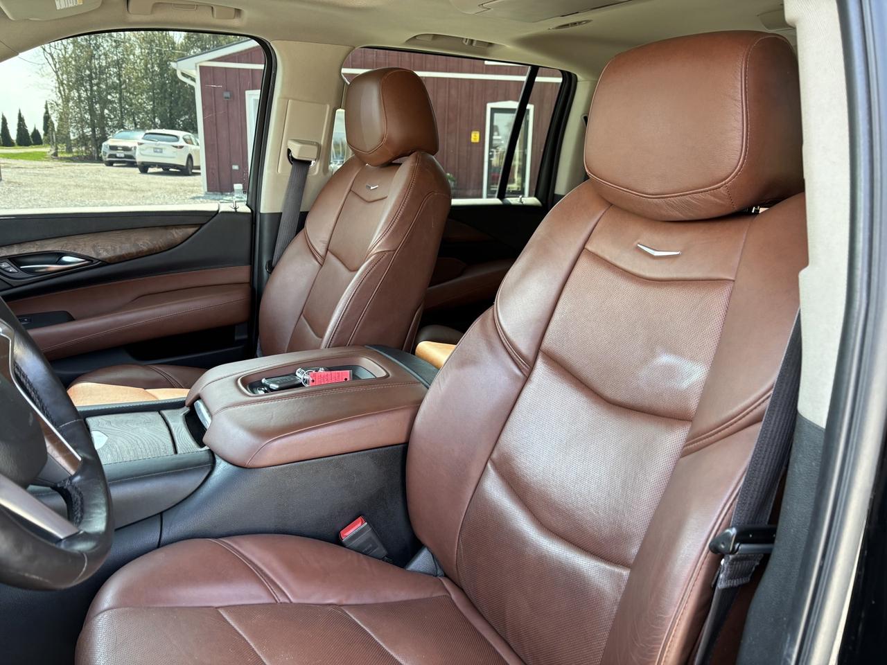 2016 Cadillac Escalade ESV Luxury 4WD ~CLEAN CARFAX~SERVICE RECORDS INCLUDED~ Photo