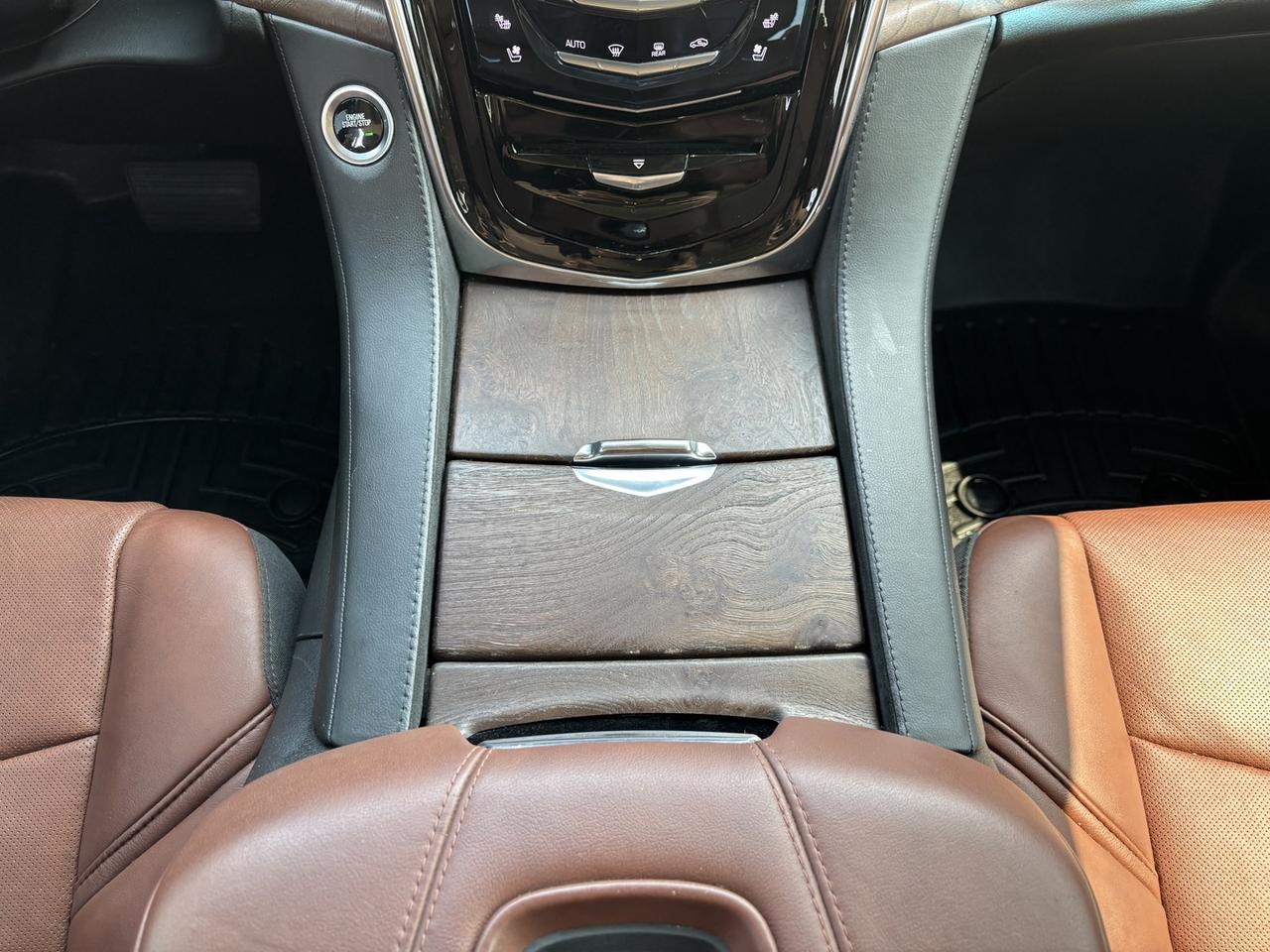 2016 Cadillac Escalade ESV Luxury 4WD ~CLEAN CARFAX~SERVICE RECORDS INCLUDED~ Photo