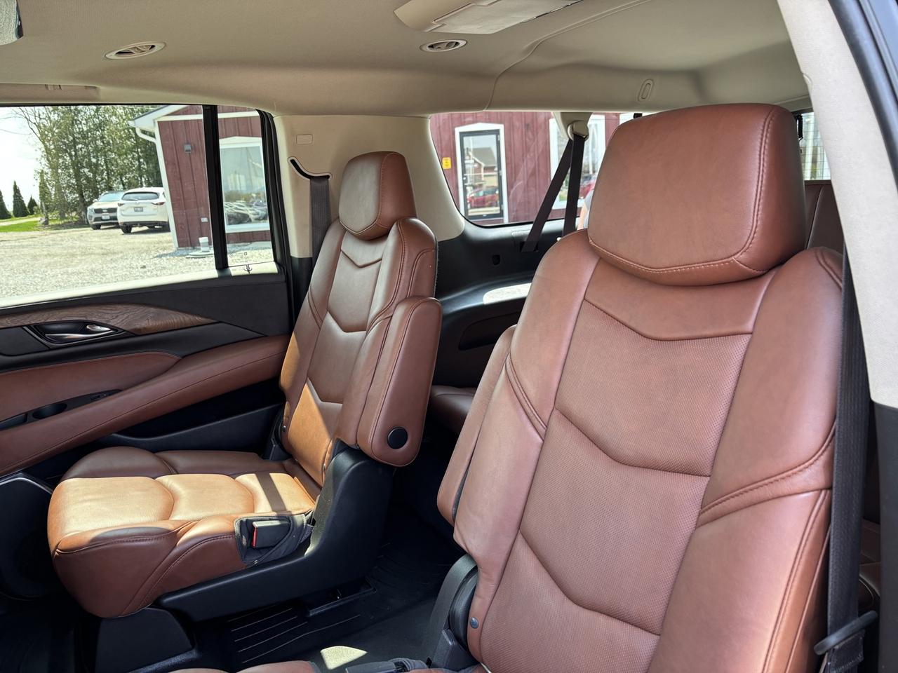 2016 Cadillac Escalade ESV Luxury 4WD ~CLEAN CARFAX~SERVICE RECORDS INCLUDED~ Photo