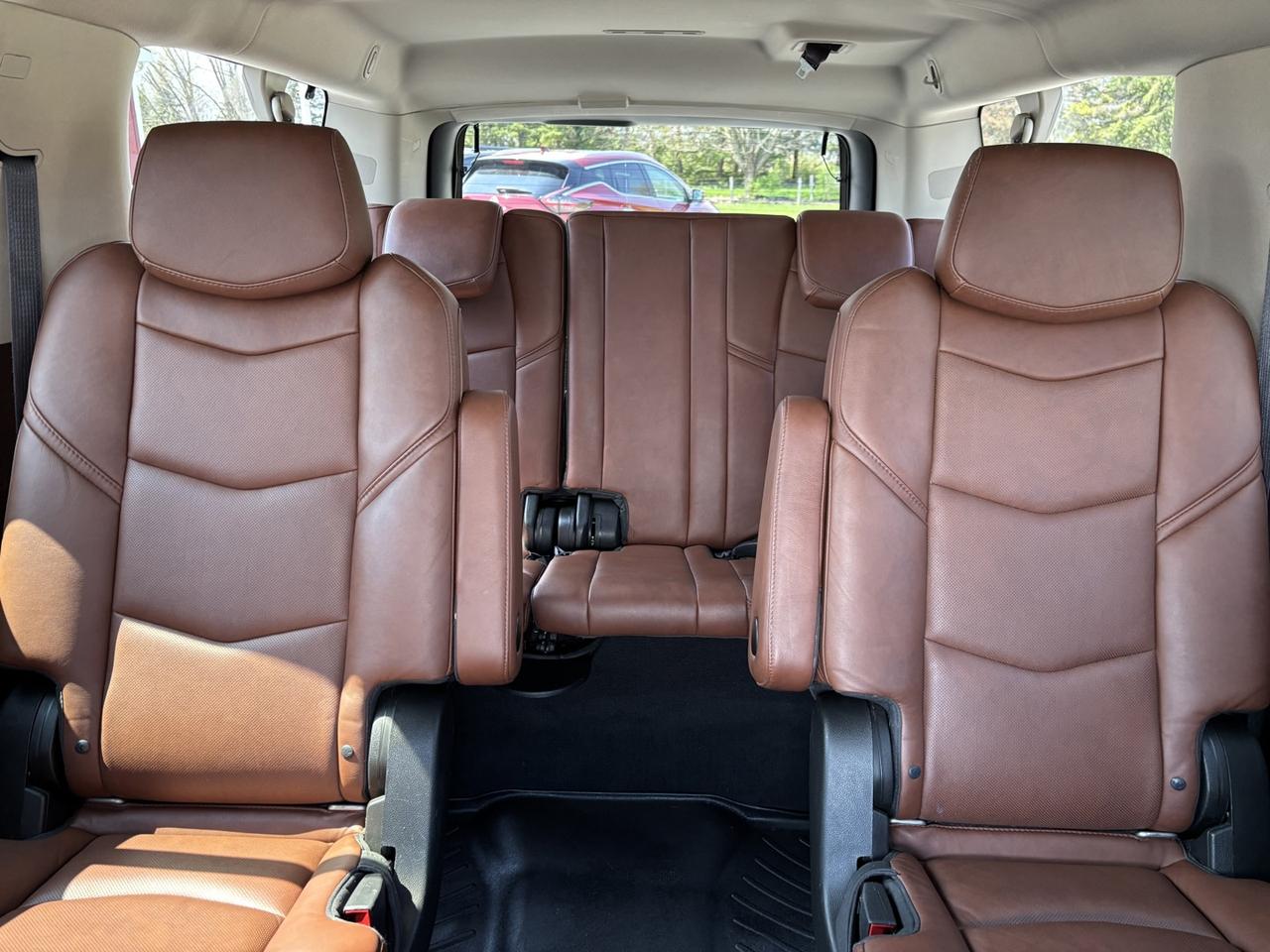 2016 Cadillac Escalade ESV Luxury 4WD ~CLEAN CARFAX~SERVICE RECORDS INCLUDED~ Photo