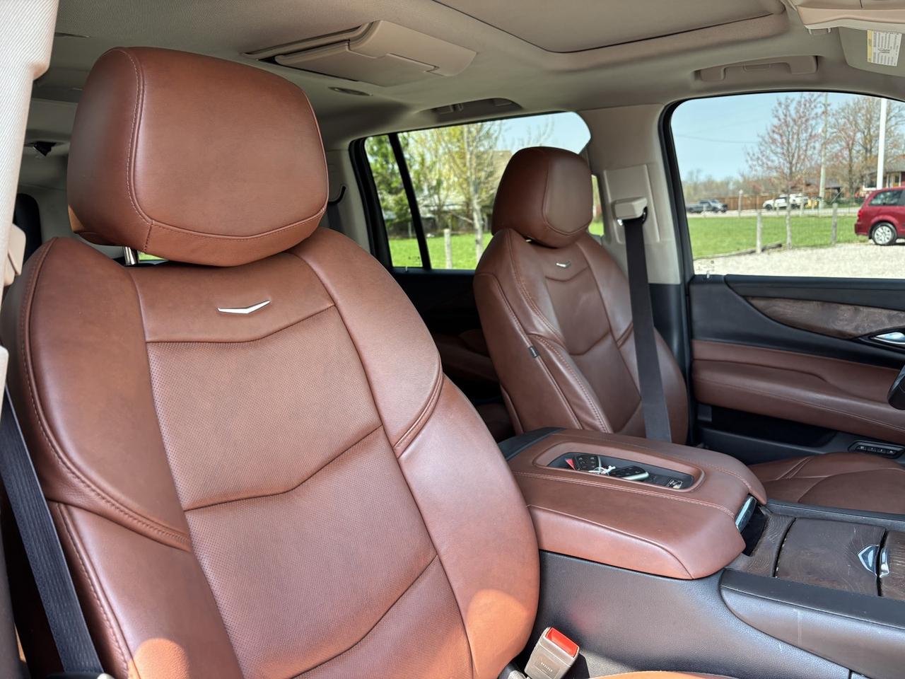 2016 Cadillac Escalade ESV Luxury 4WD ~CLEAN CARFAX~SERVICE RECORDS INCLUDED~ Photo