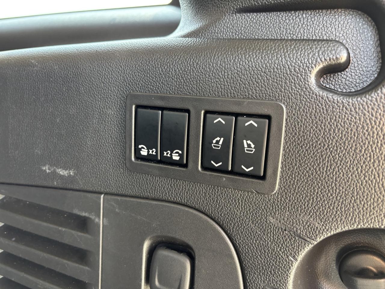 2016 Cadillac Escalade ESV Luxury 4WD ~CLEAN CARFAX~SERVICE RECORDS INCLUDED~ Photo