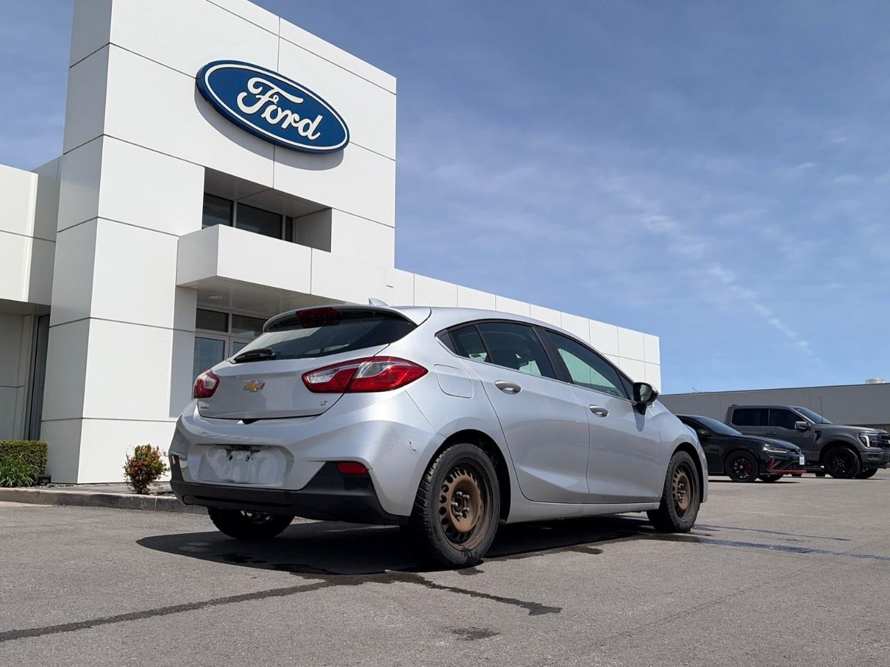 2017 Chevrolet Cruze Hatchback LT (Automatic) Photo