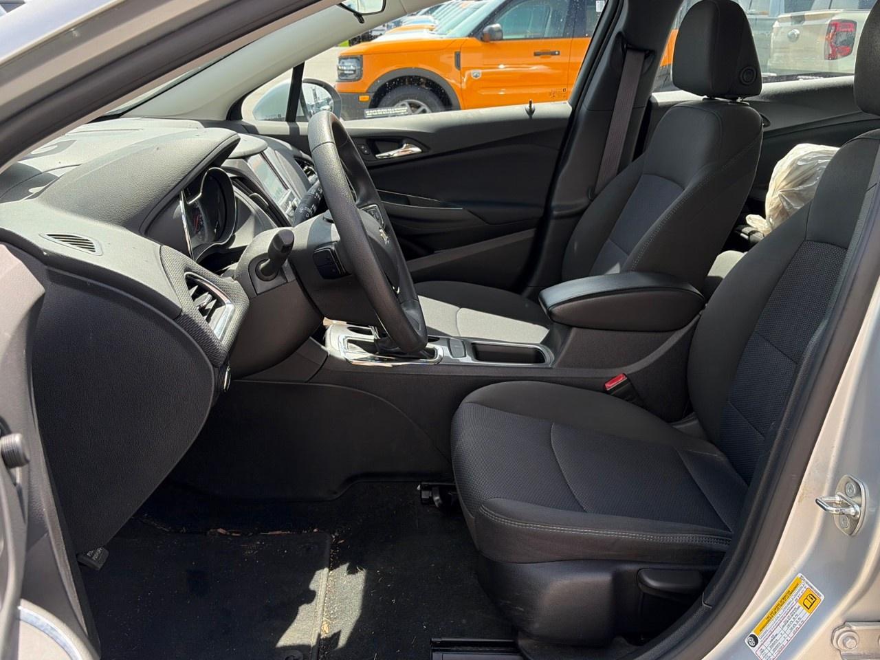 2017 Chevrolet Cruze Hatchback LT (Automatic) Photo