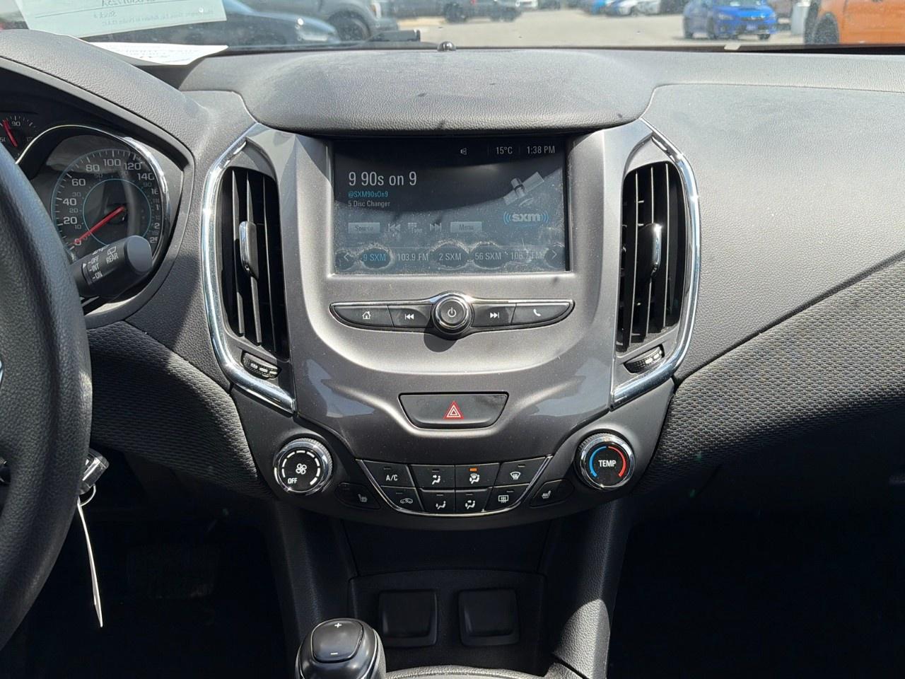 2017 Chevrolet Cruze Hatchback LT (Automatic) Photo