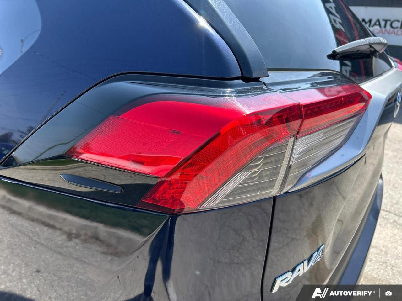 2019 Toyota RAV4 LIMITED / AWD / LEATHER / ROOF / NAV / JBL SOUND Photo