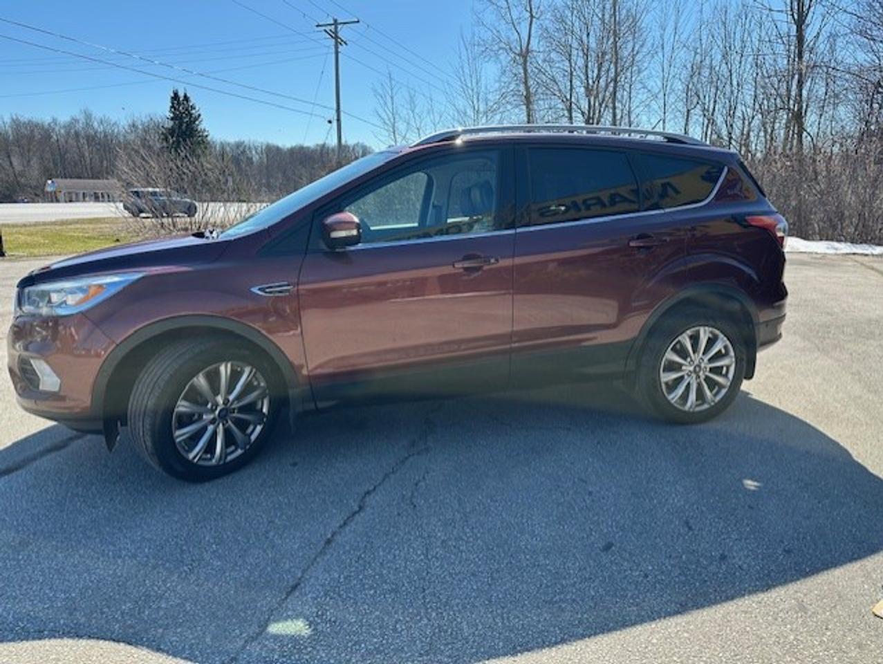 2018 Ford Escape Titanium Photo3