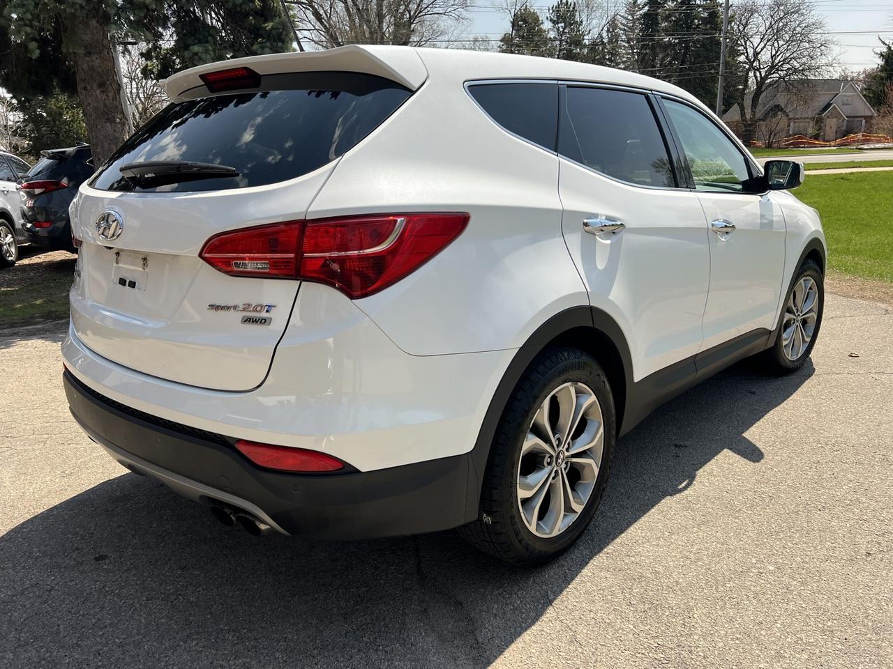 2013 Hyundai Santa Fe Sport 2.0 AWD Photo