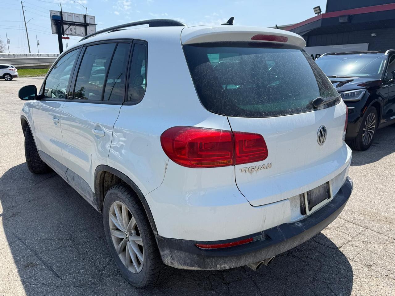 2016 Volkswagen Tiguan HIGHLINE / 4MOTION / AUTO / SUNROOF Photo