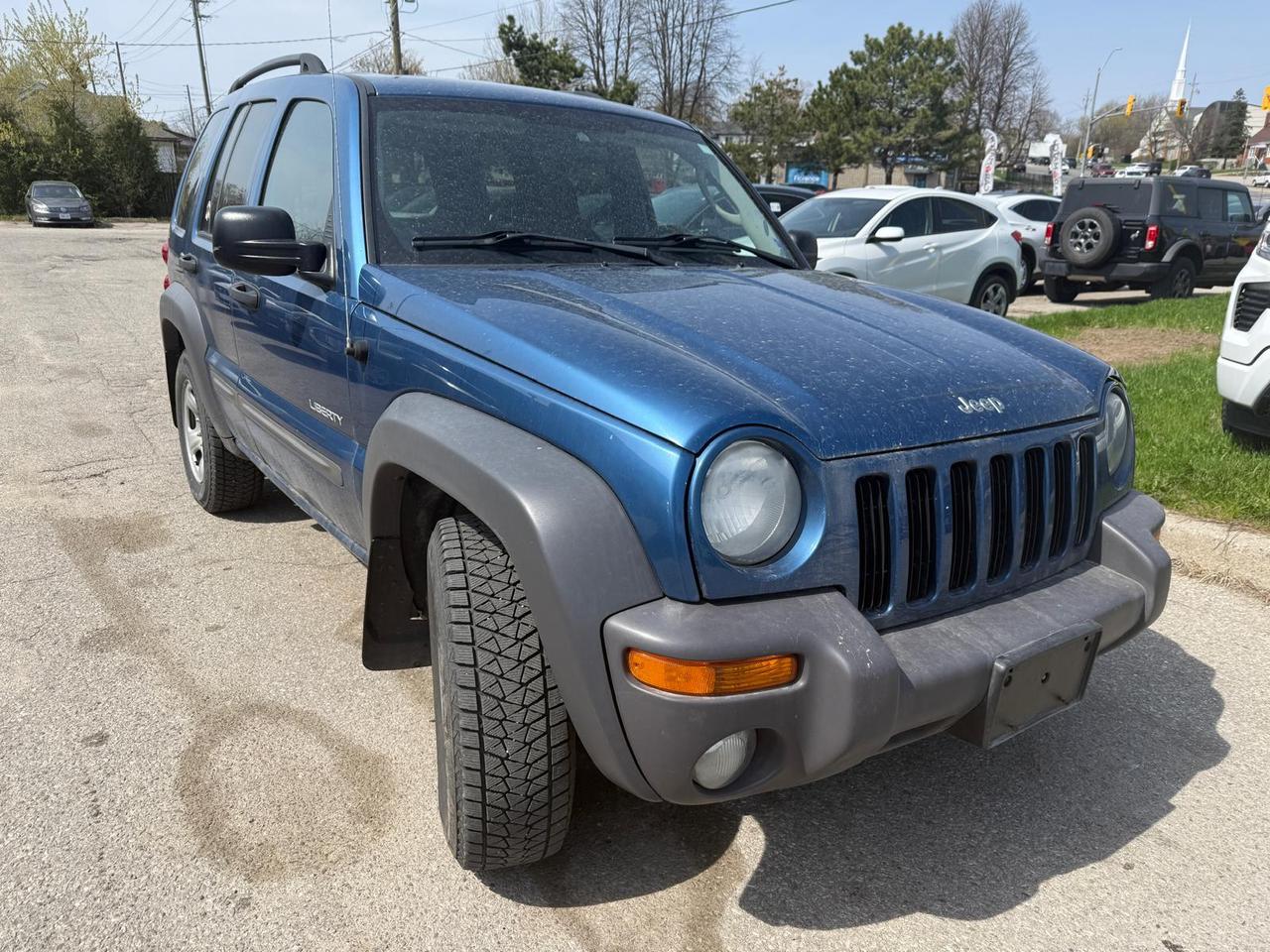 2004 Jeep Liberty SPORT / 4WD / V6 / AUTO Photo3