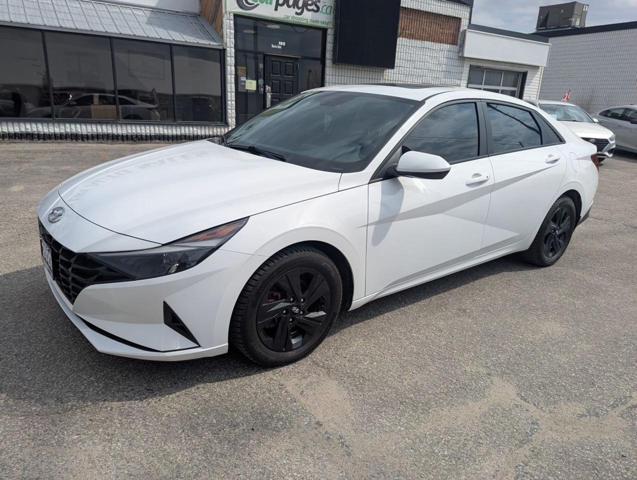 2023 Hyundai Elantra Preferred IVT w/Tech Pkg/NAVIGATION/SUNROOF!! Photo