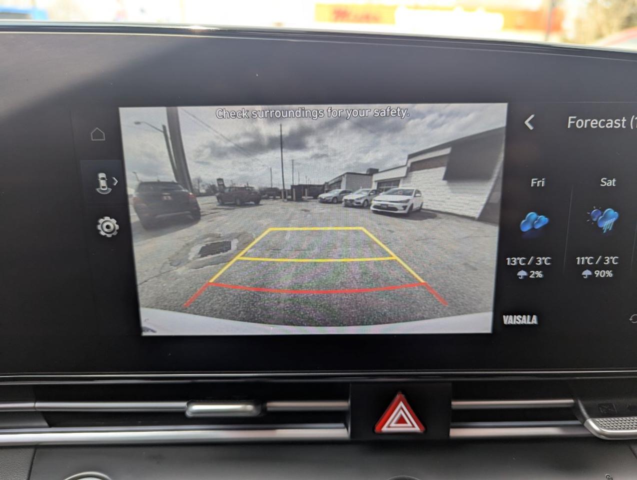 2023 Hyundai Elantra Preferred IVT w/Tech Pkg/NAVIGATION/SUNROOF!! Photo