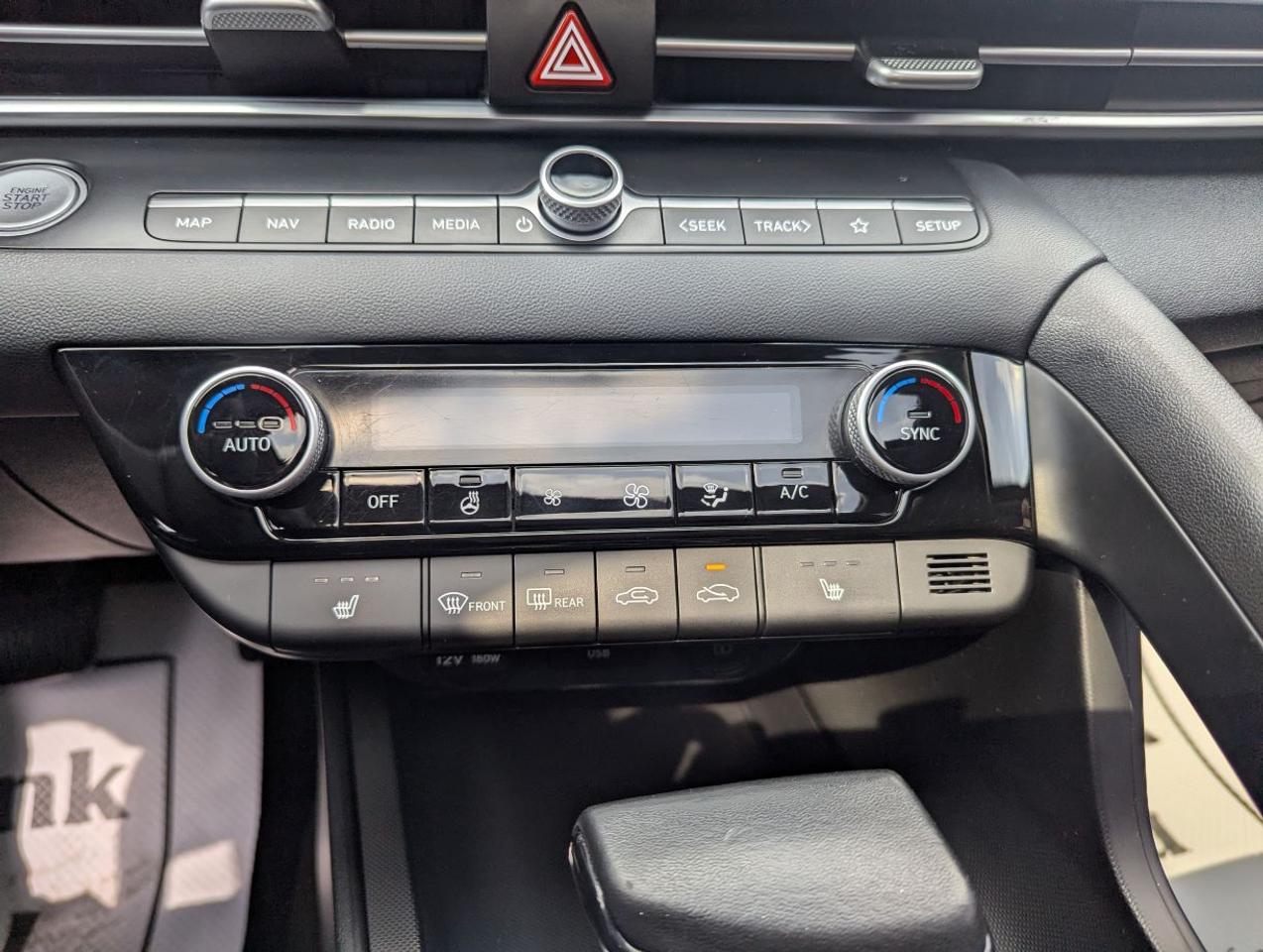 2023 Hyundai Elantra Preferred IVT w/Tech Pkg/NAVIGATION/SUNROOF!! Photo