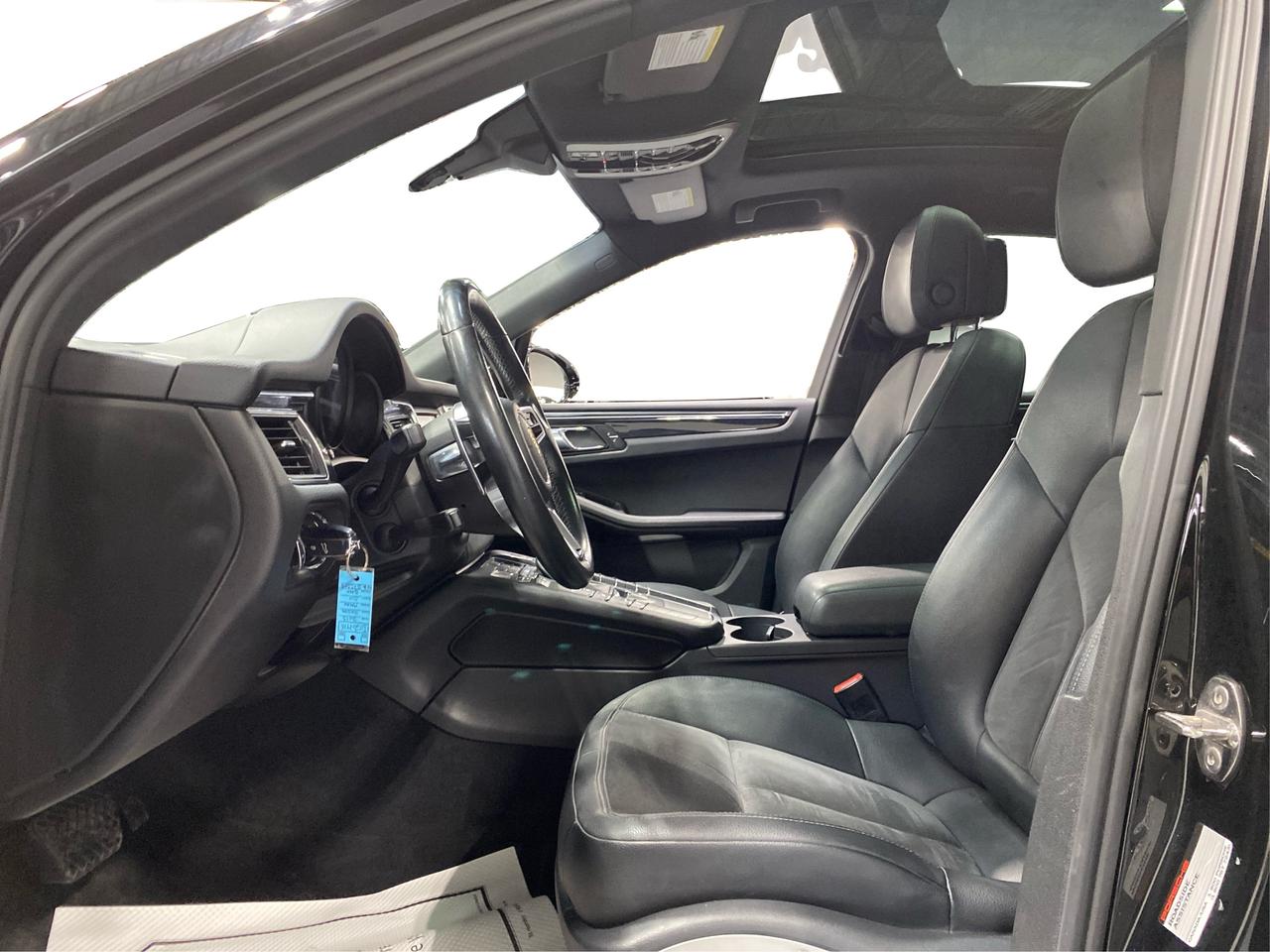 2015 Porsche Macan AWD 4dr S- CLEAN CARFAX Photo