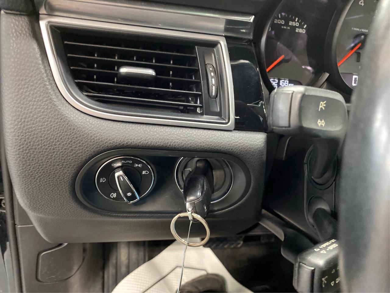 2015 Porsche Macan AWD 4dr S- CLEAN CARFAX Photo