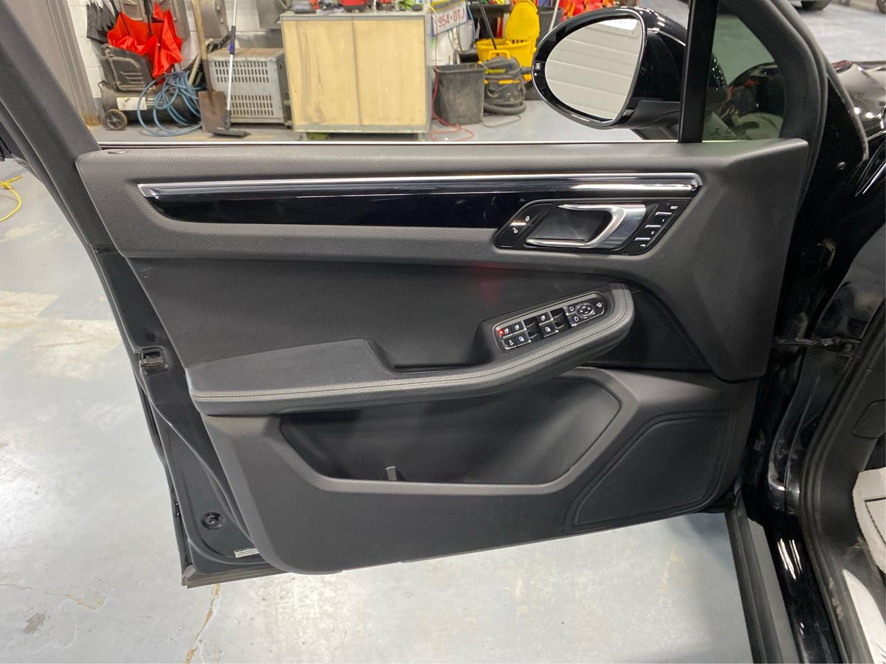 2015 Porsche Macan AWD 4dr S- CLEAN CARFAX Photo