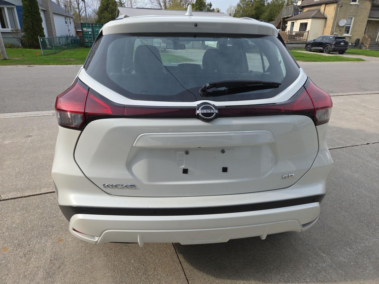 2024 Nissan Kicks SR  PREMIUM Photo