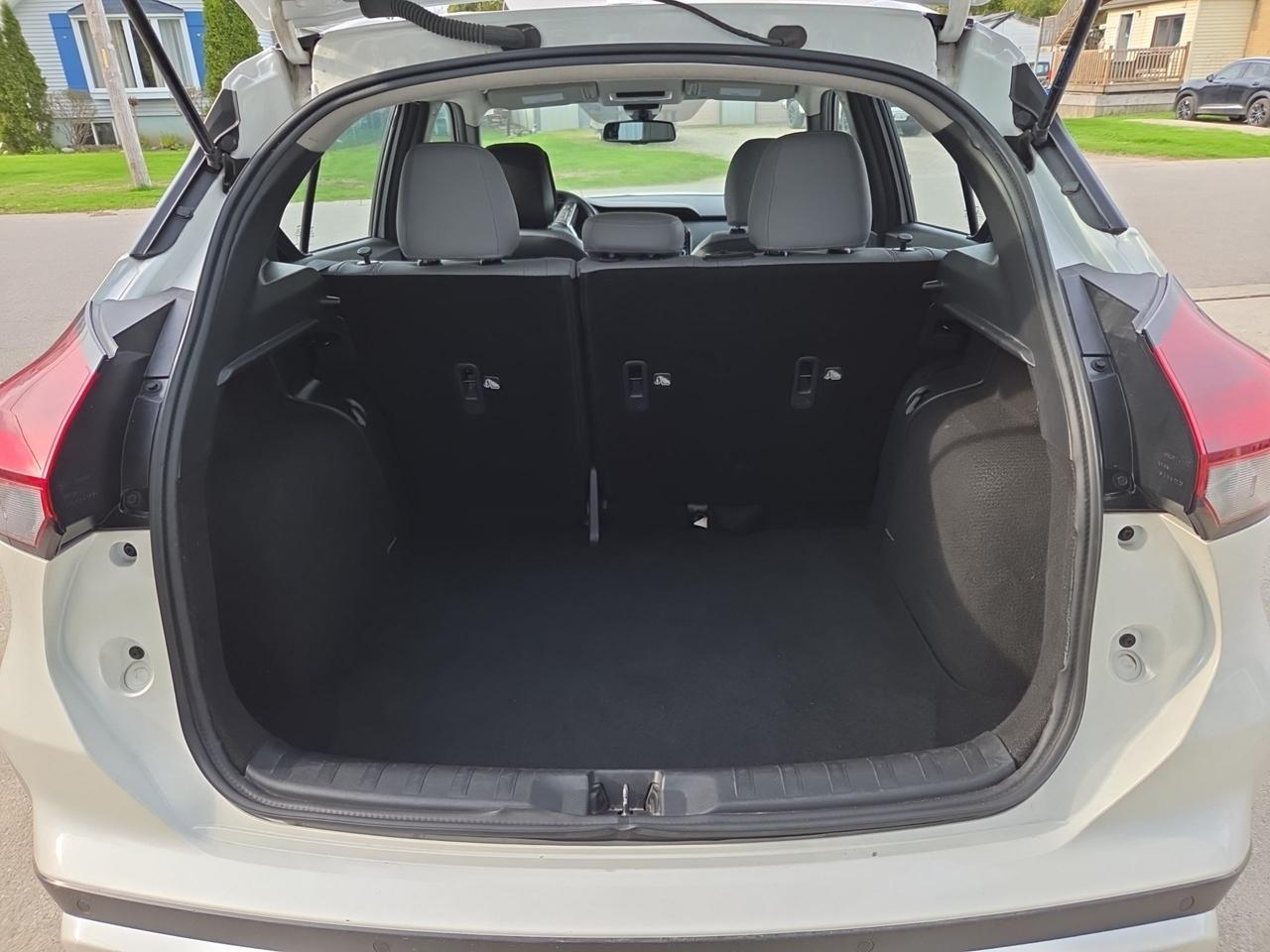 2024 Nissan Kicks SR  PREMIUM Photo