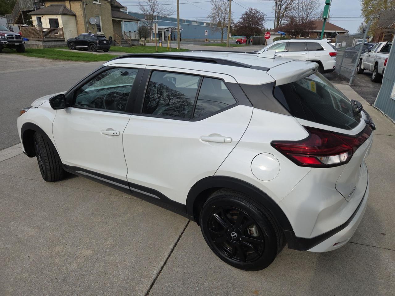2024 Nissan Kicks SR  PREMIUM Photo