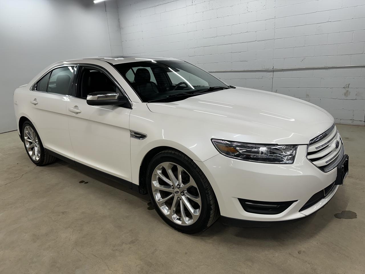 Used 2016 Ford Taurus 4DR SDN LIMITED AWD for sale in Guelph, ON