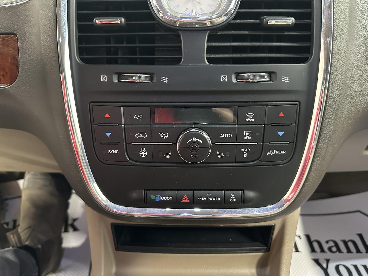 2015 Chrysler Town & Country 4dr Wgn Limited Photo